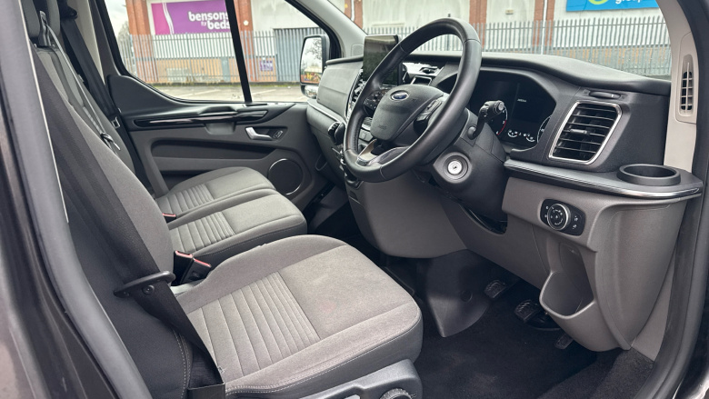 Ford Tourneo Custom Transit Custom Tourneo L2 Diesel Fwd 2.0 EcoBlue 130ps Low Roof 8 Seater Titanium